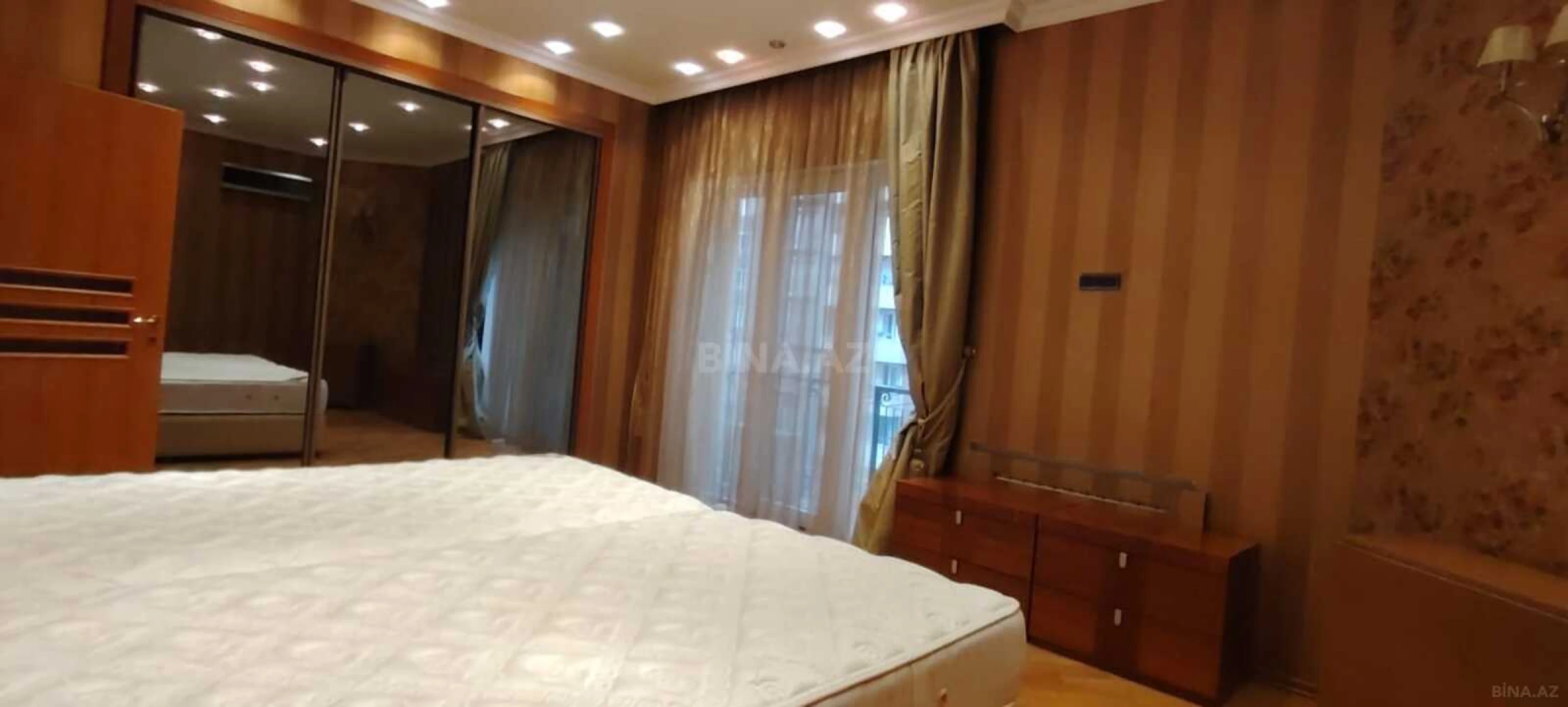 Kirayə verilir 3 otaqlı mənzil 178 m²