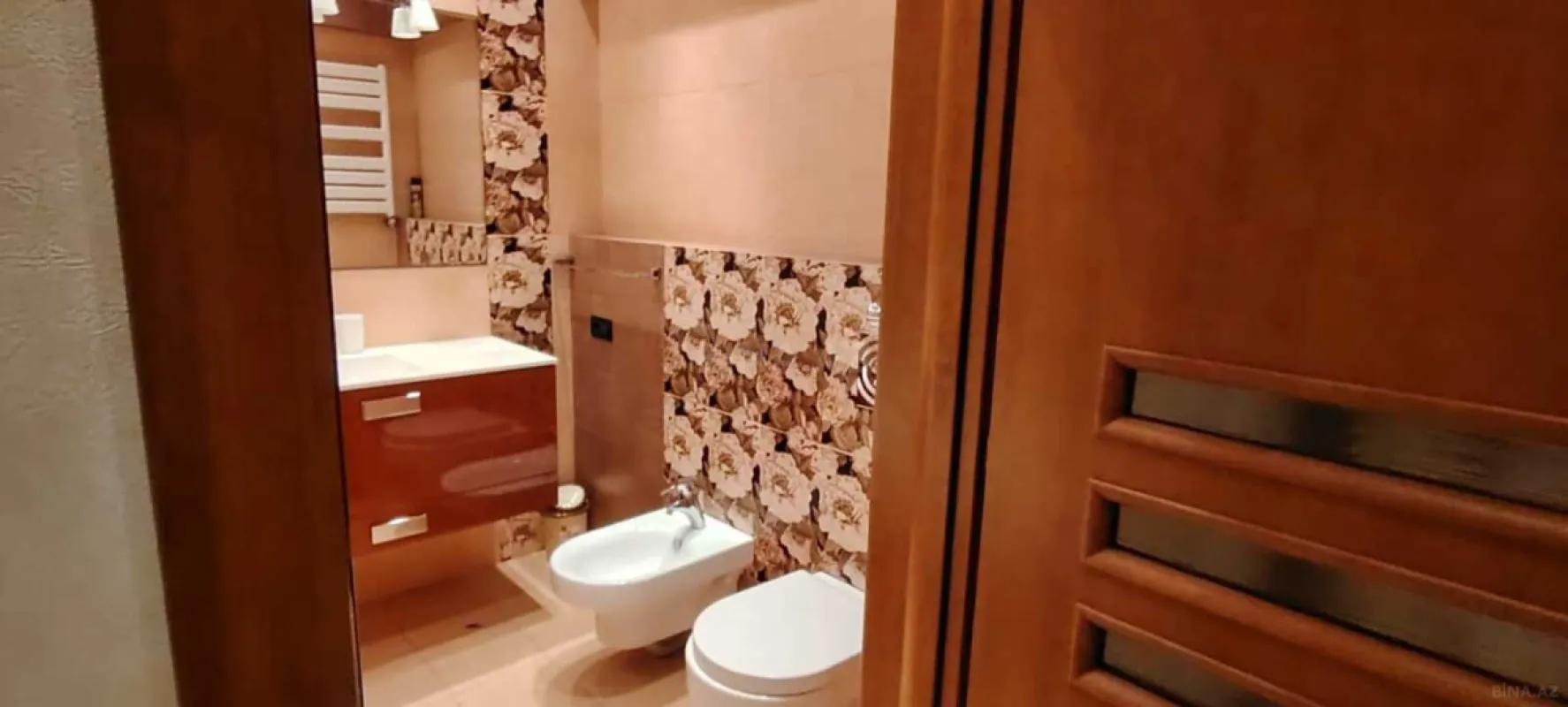 Kirayə verilir 3 otaqlı mənzil 178 m²