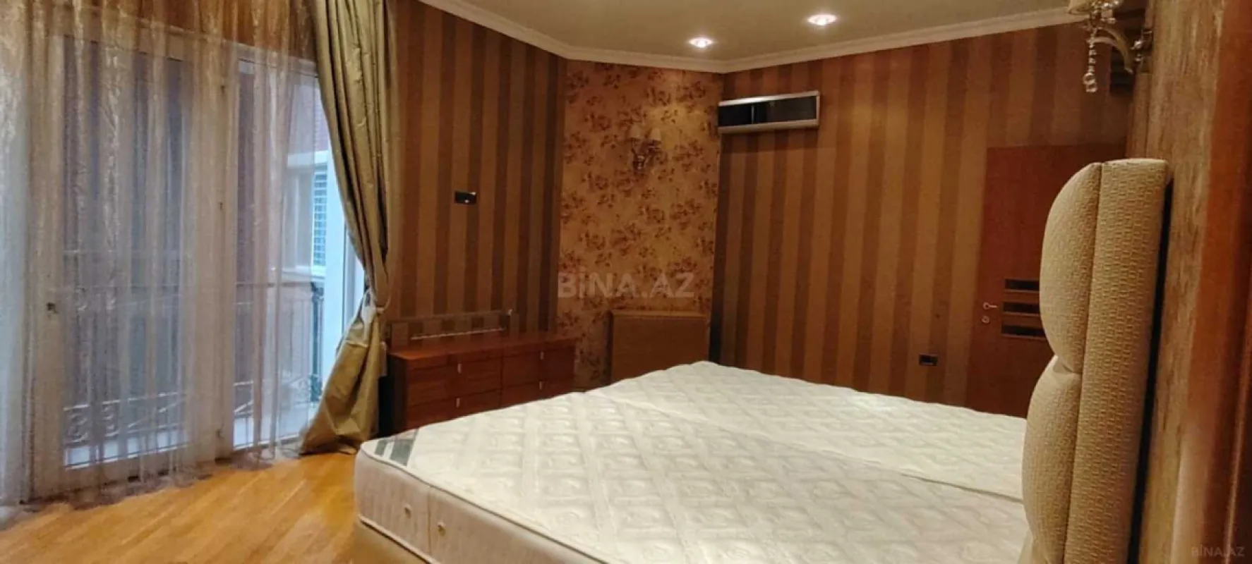 Kirayə verilir 3 otaqlı mənzil 178 m²