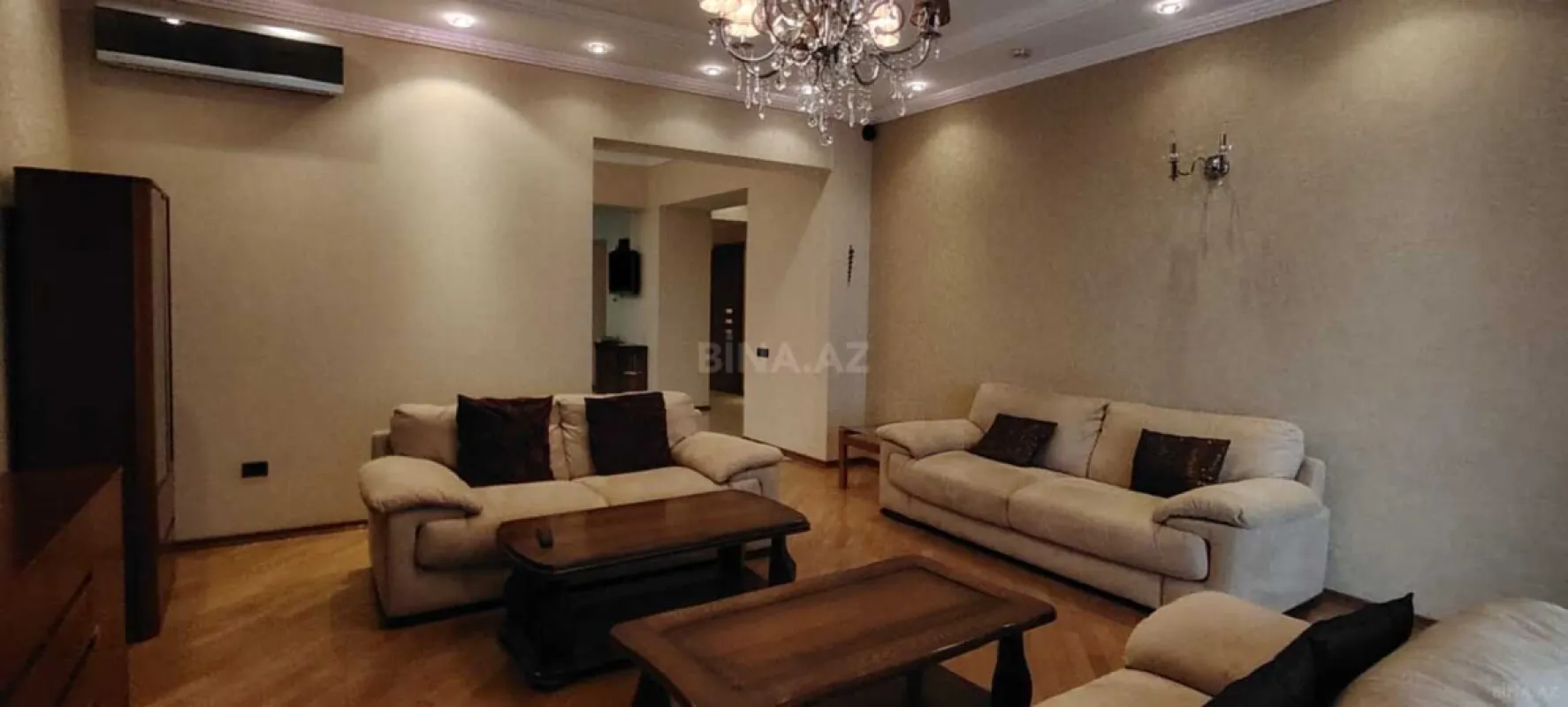 Kirayə verilir 3 otaqlı mənzil 178 m²