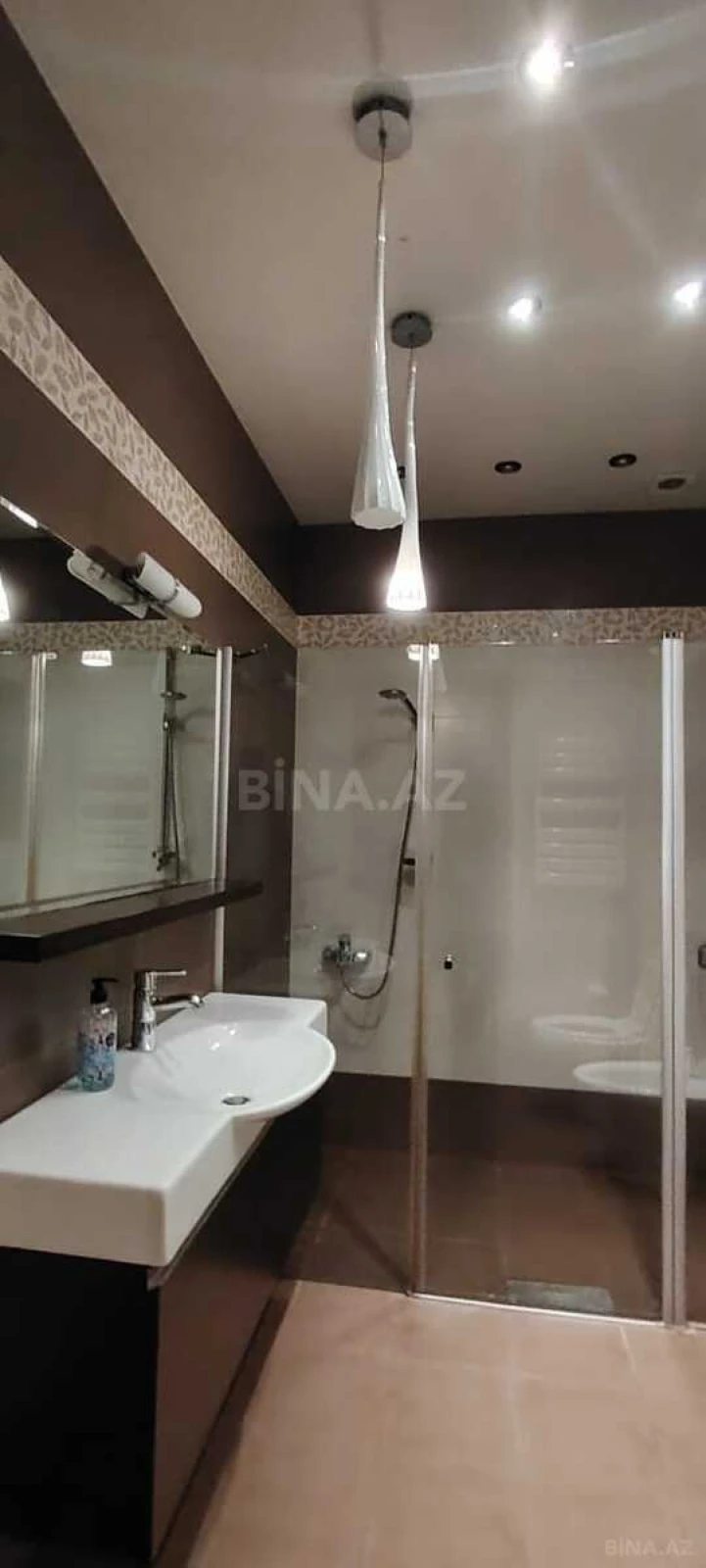 Kirayə verilir 3 otaqlı mənzil 178 m²