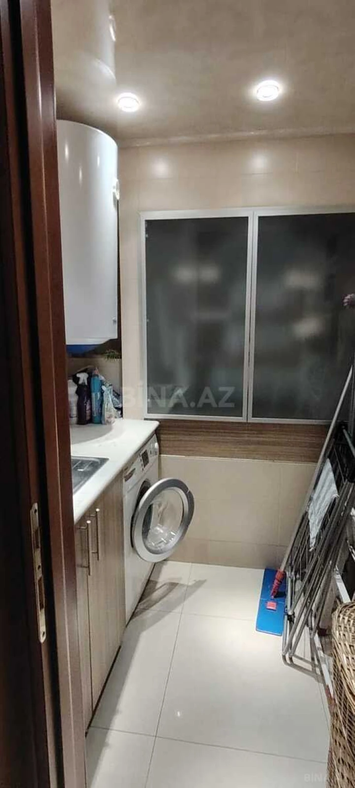 Kirayə verilir 3 otaqlı mənzil 178 m²