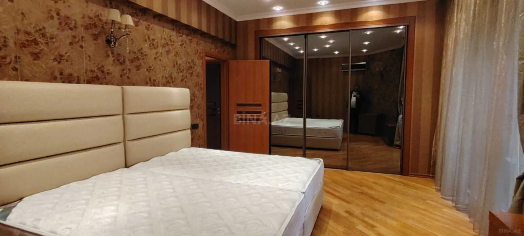 Kirayə verilir 3 otaqlı mənzil 178 m²