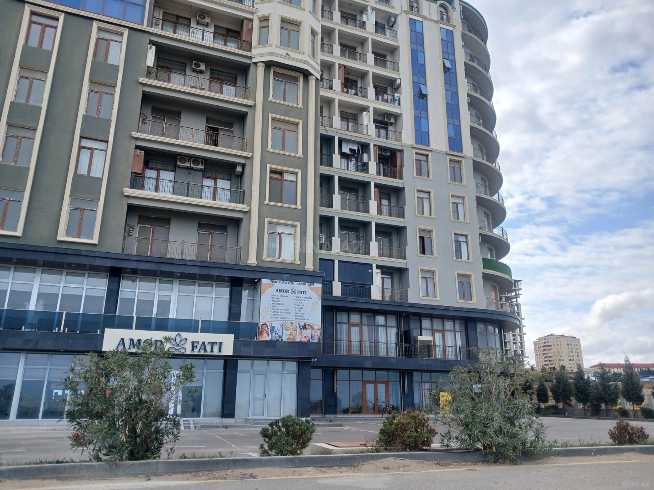 Satılır 2 otaqlı mənzil 91.4 m²