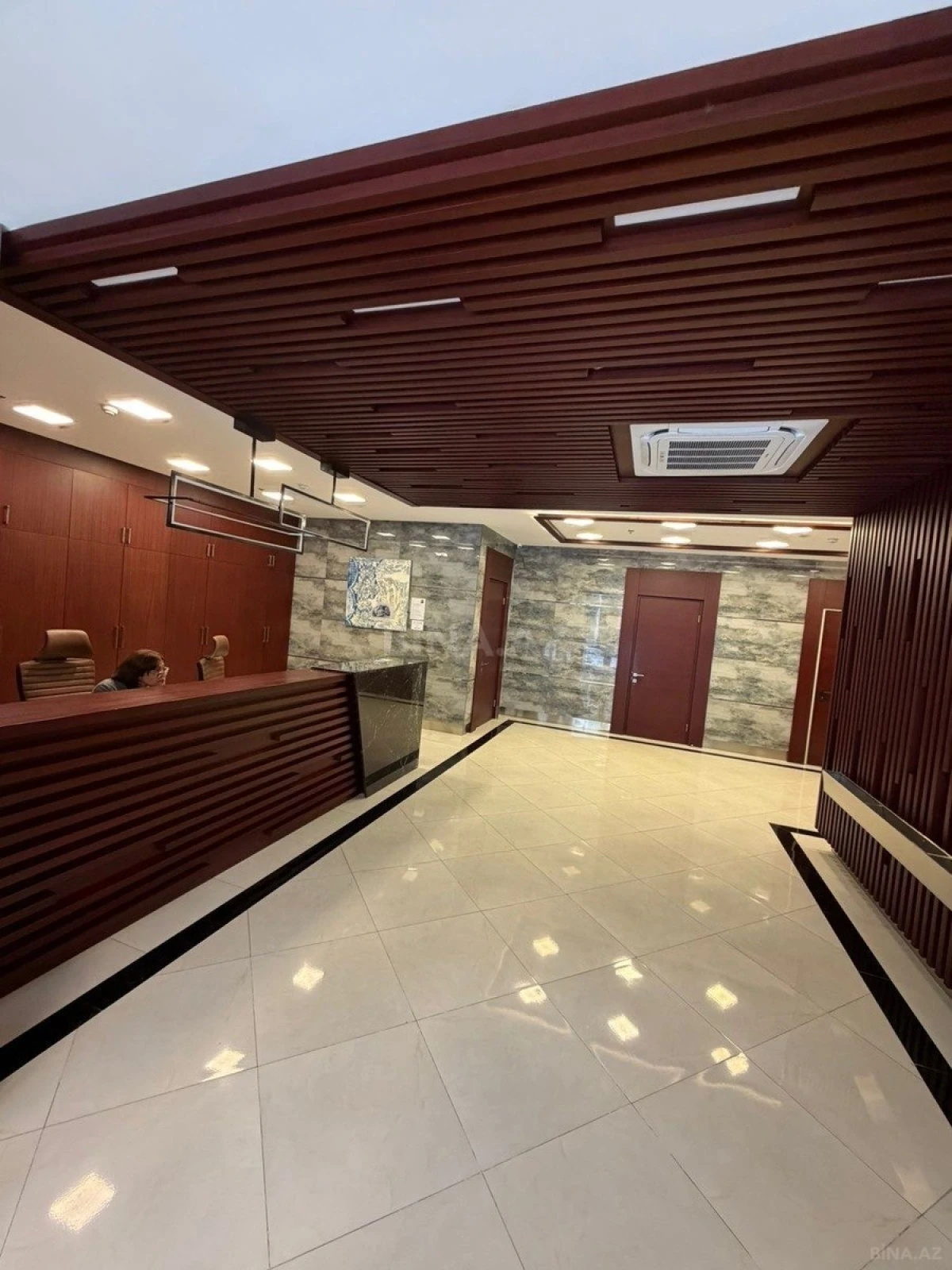 Kirayə verilir 3 otaqlı mənzil 157 m²