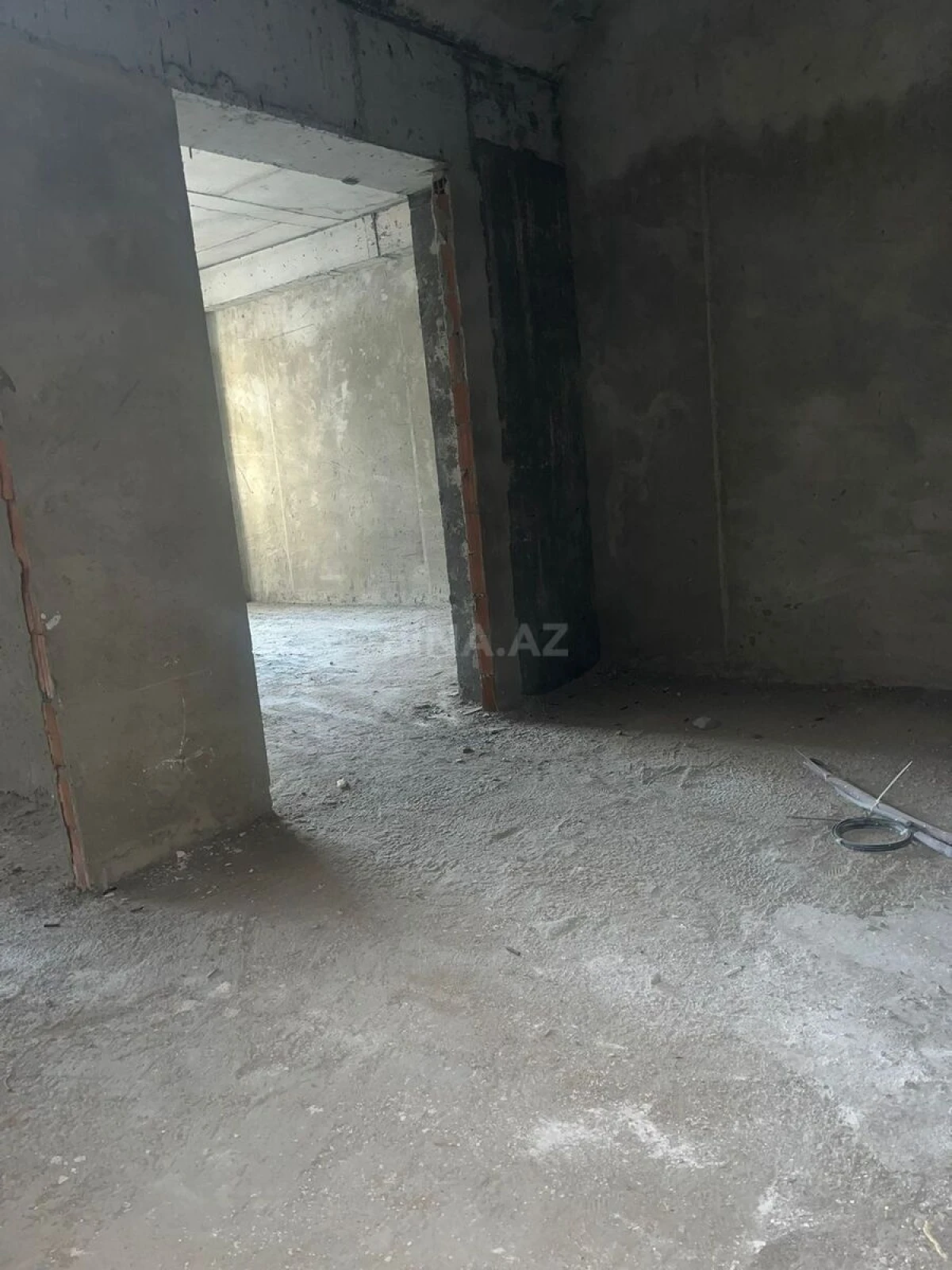Satılır 2 otaqlı mənzil 76.5 m²