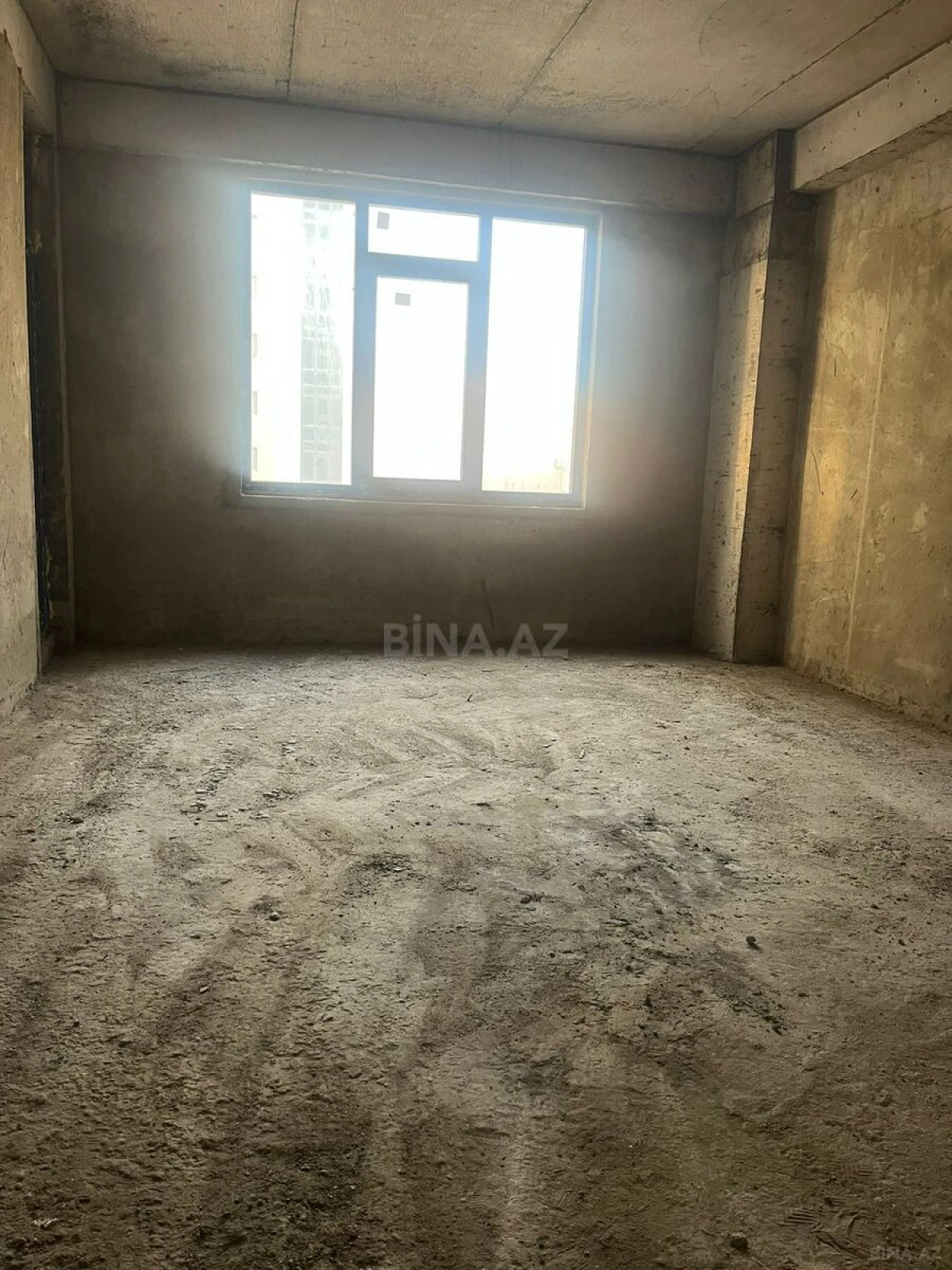Satılır 2 otaqlı mənzil 76.5 m²