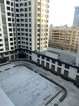 Satılır 2 otaqlı mənzil 76.5 m²