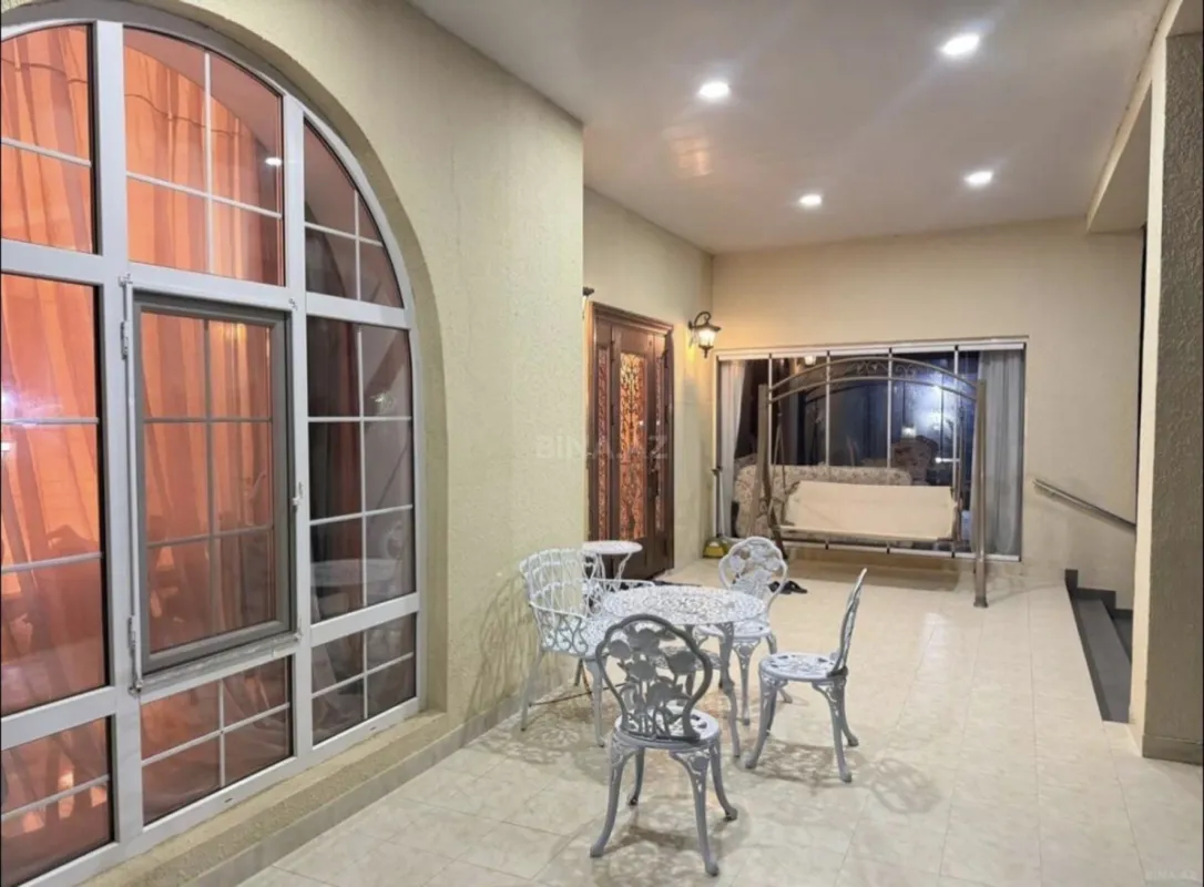 Kirayə verilir 6 otaqlı həyət evi 360 m²