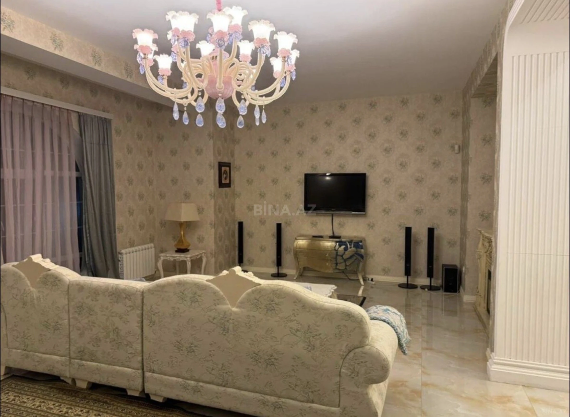 Kirayə verilir 6 otaqlı həyət evi 360 m²