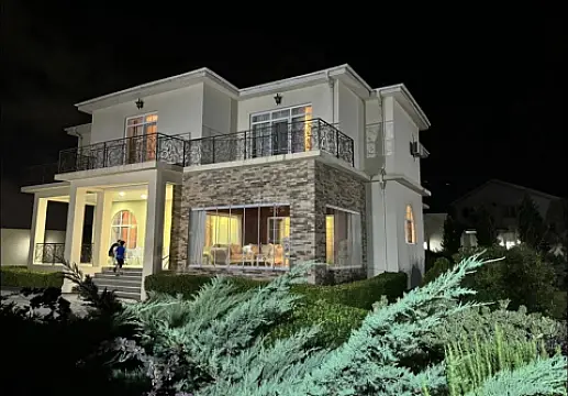 Kirayə verilir 6 otaqlı həyət evi 360 m²