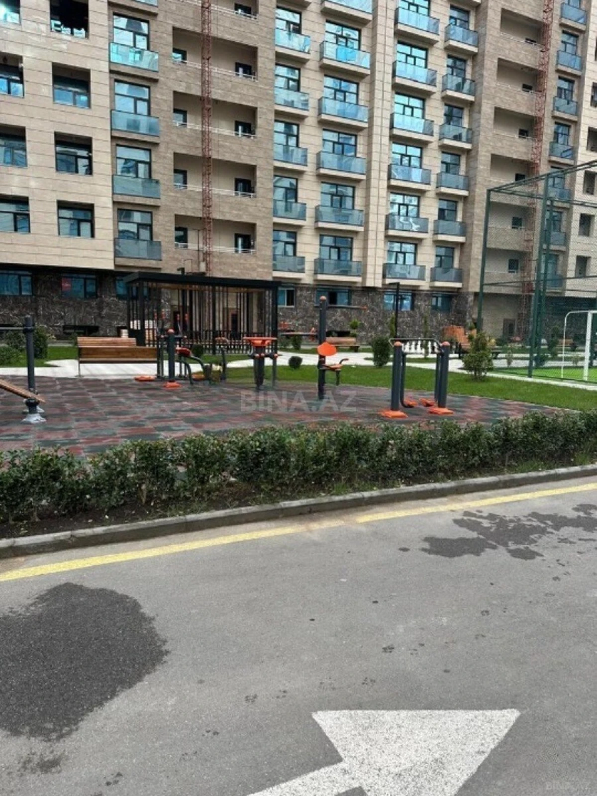 Satılır 4 otaqlı mənzil 150 m²