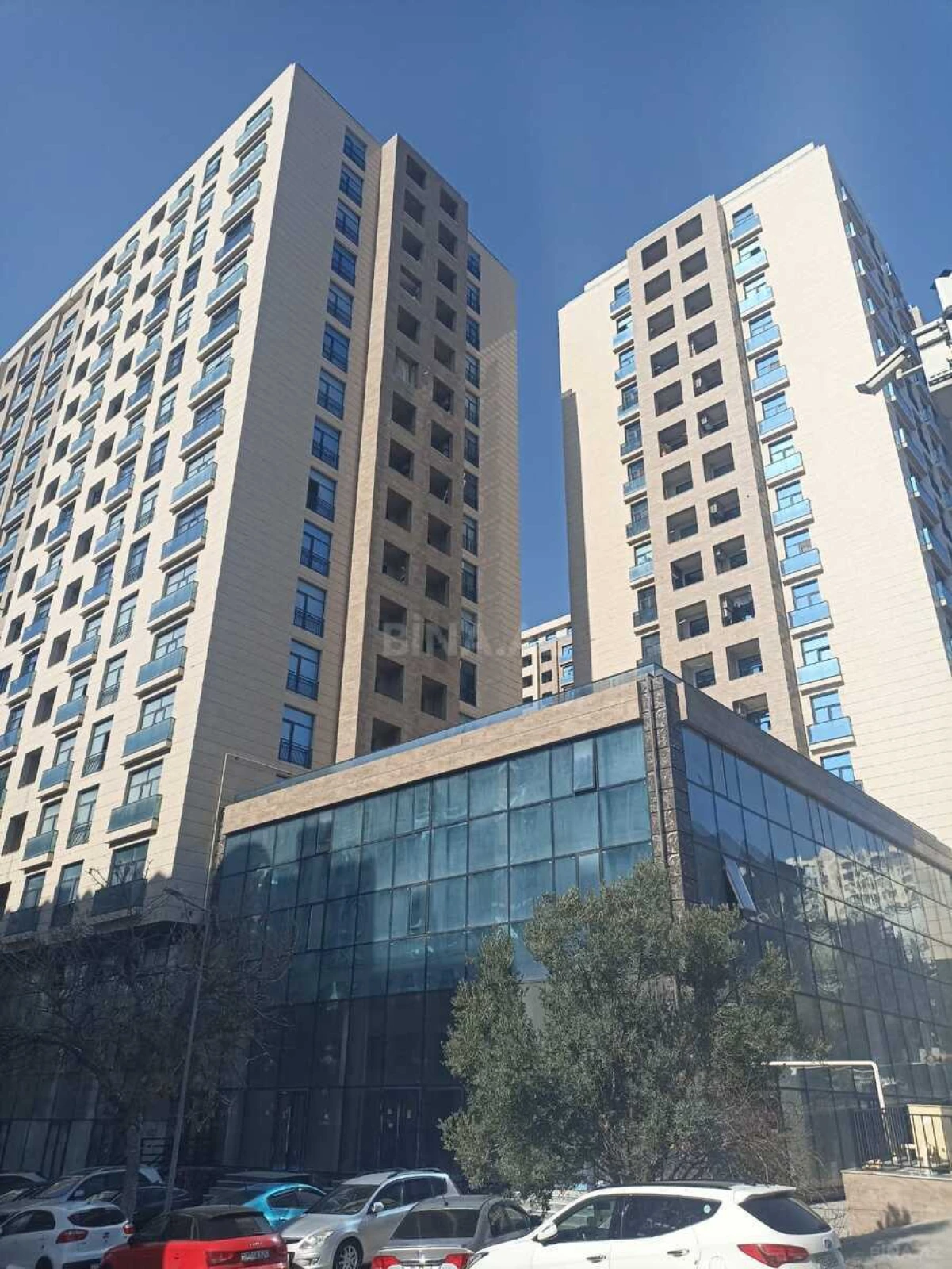 Satılır 4 otaqlı mənzil 150 m²