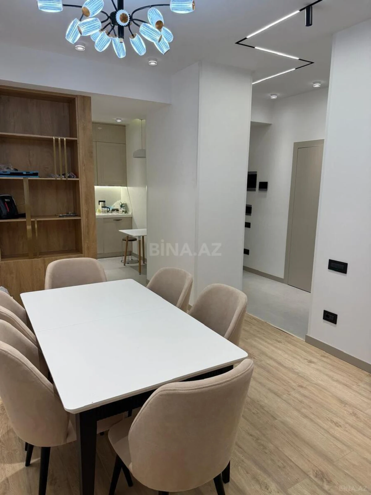 Kirayə verilir 2 otaqlı mənzil 75 m²