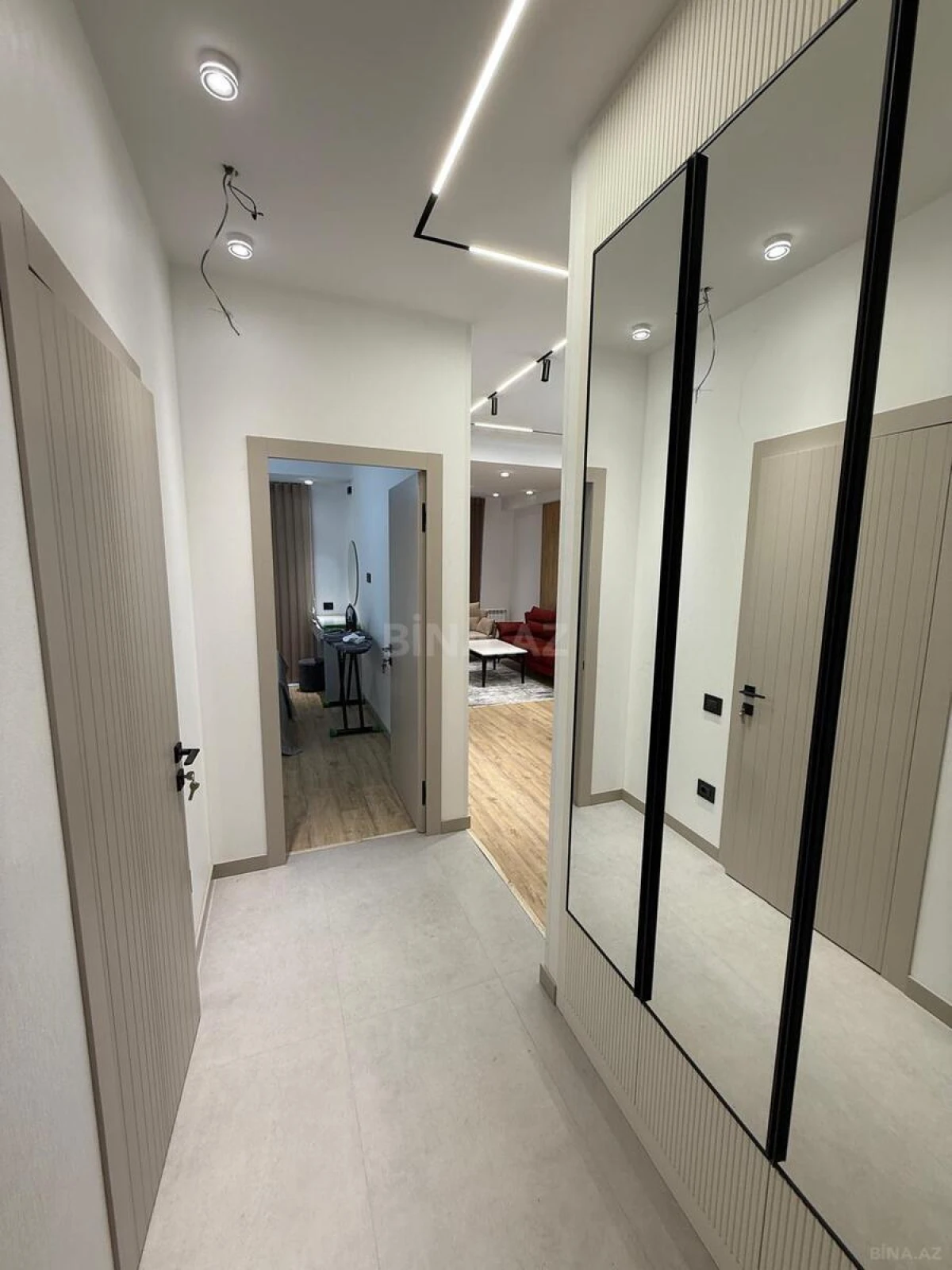 Kirayə verilir 2 otaqlı mənzil 75 m²