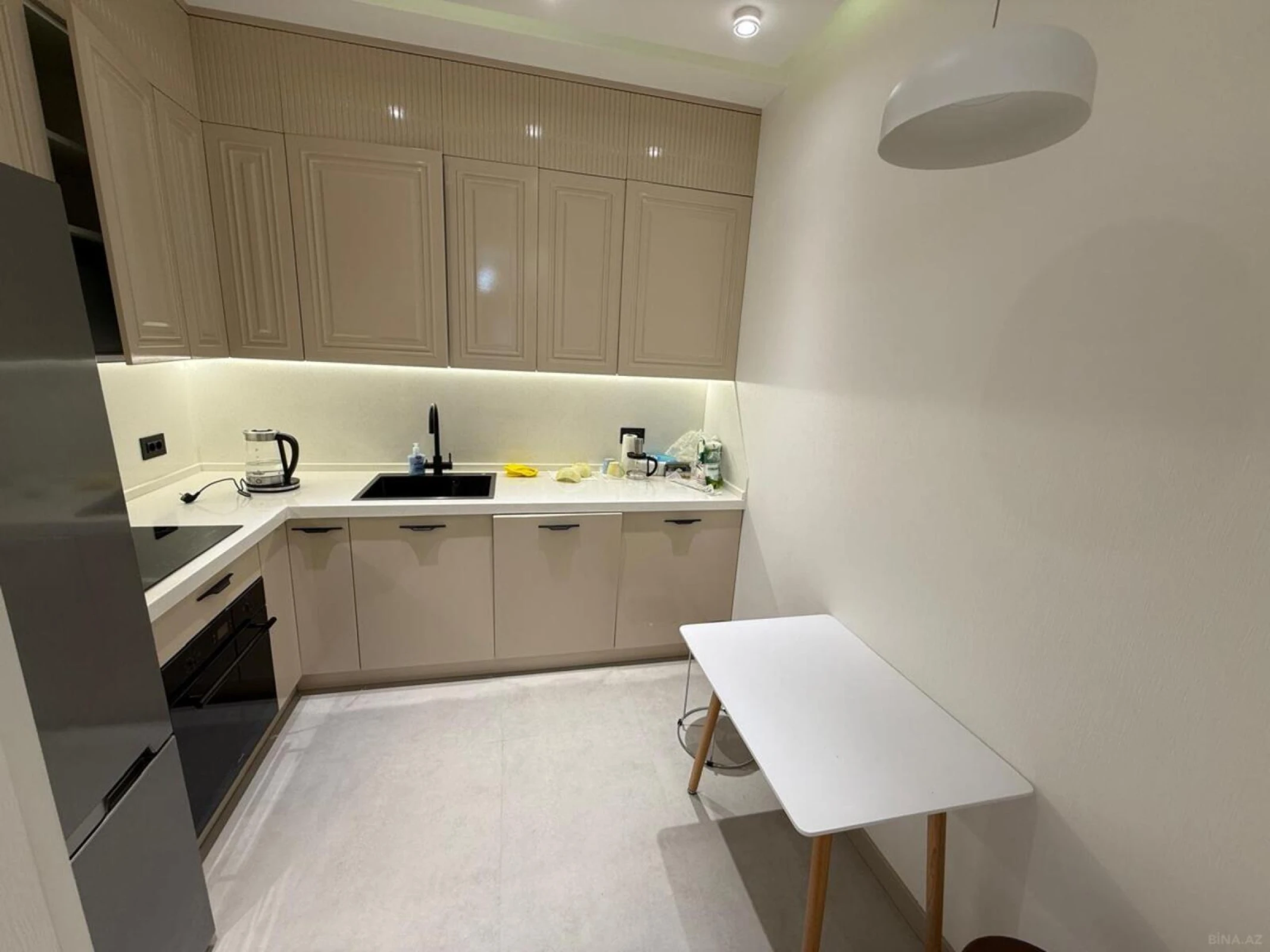 Kirayə verilir 2 otaqlı mənzil 75 m²