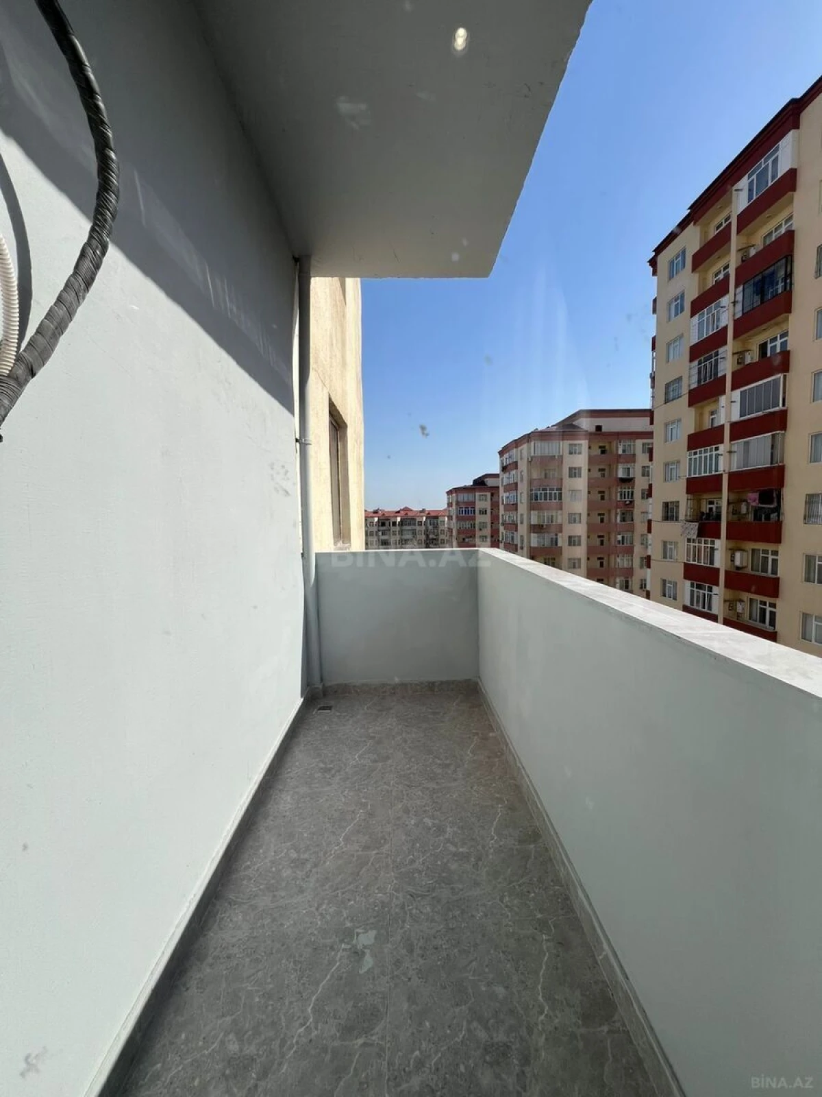 Satılır 3 otaqlı mənzil 135 m²