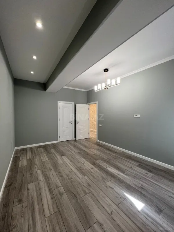 Satılır 3 otaqlı mənzil 135 m²