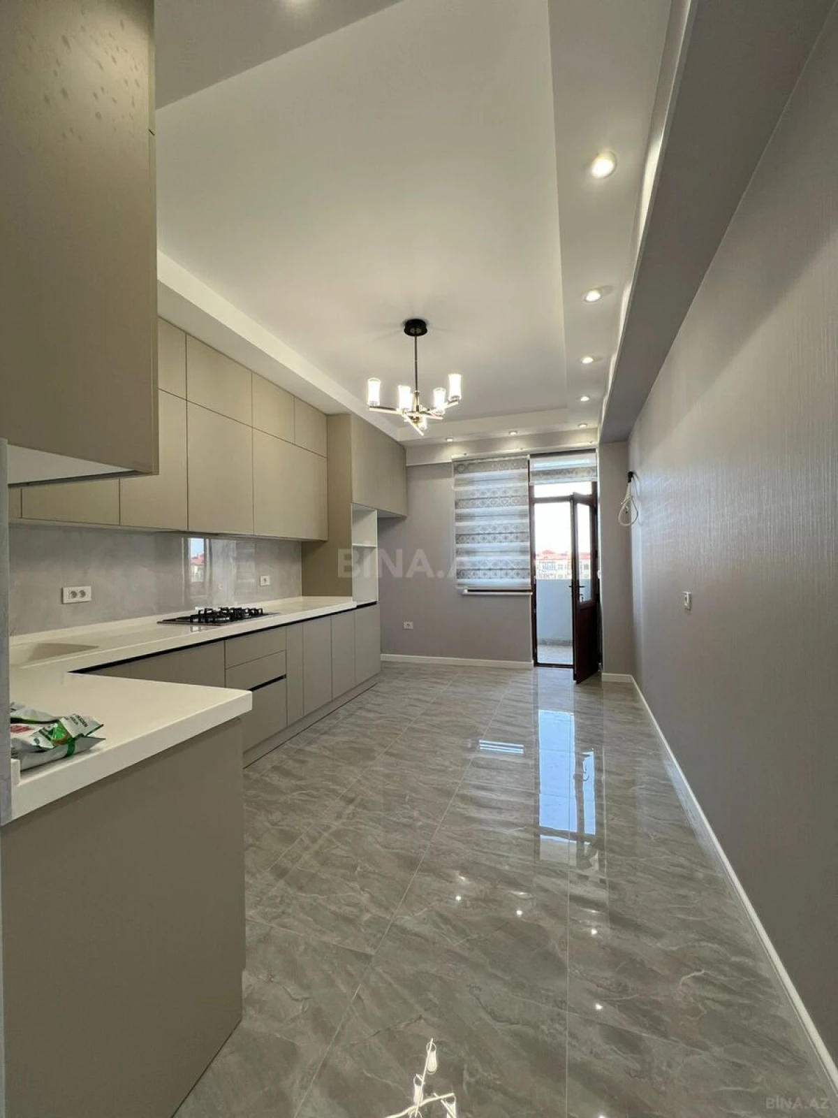 Satılır 3 otaqlı mənzil 135 m²