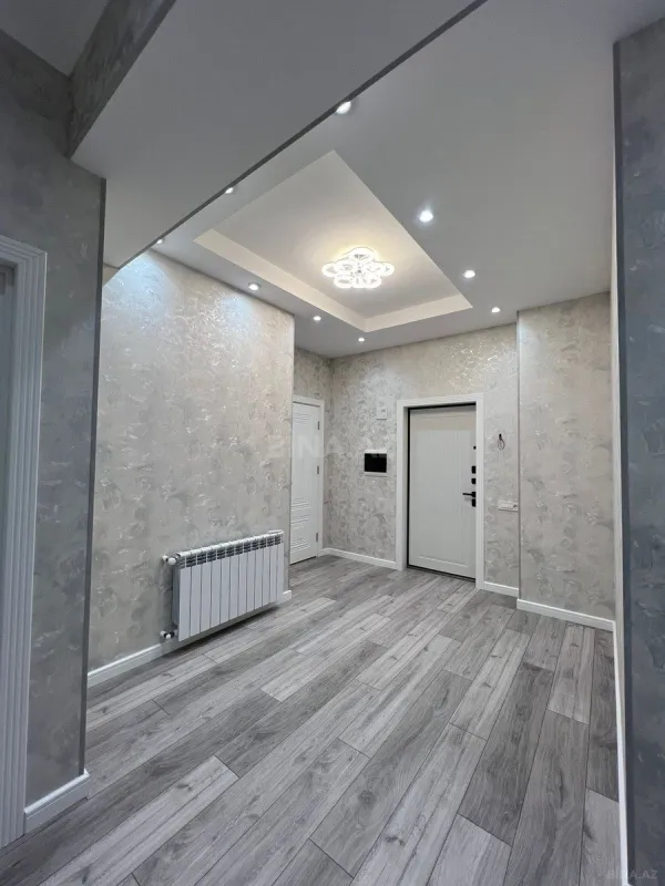 Satılır 3 otaqlı mənzil 135 m²
