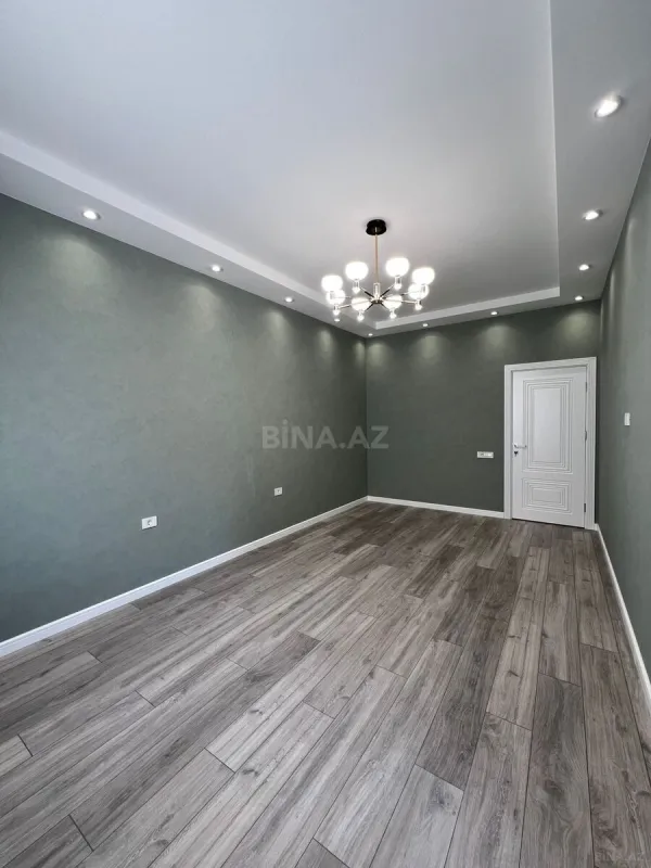 Satılır 3 otaqlı mənzil 135 m²