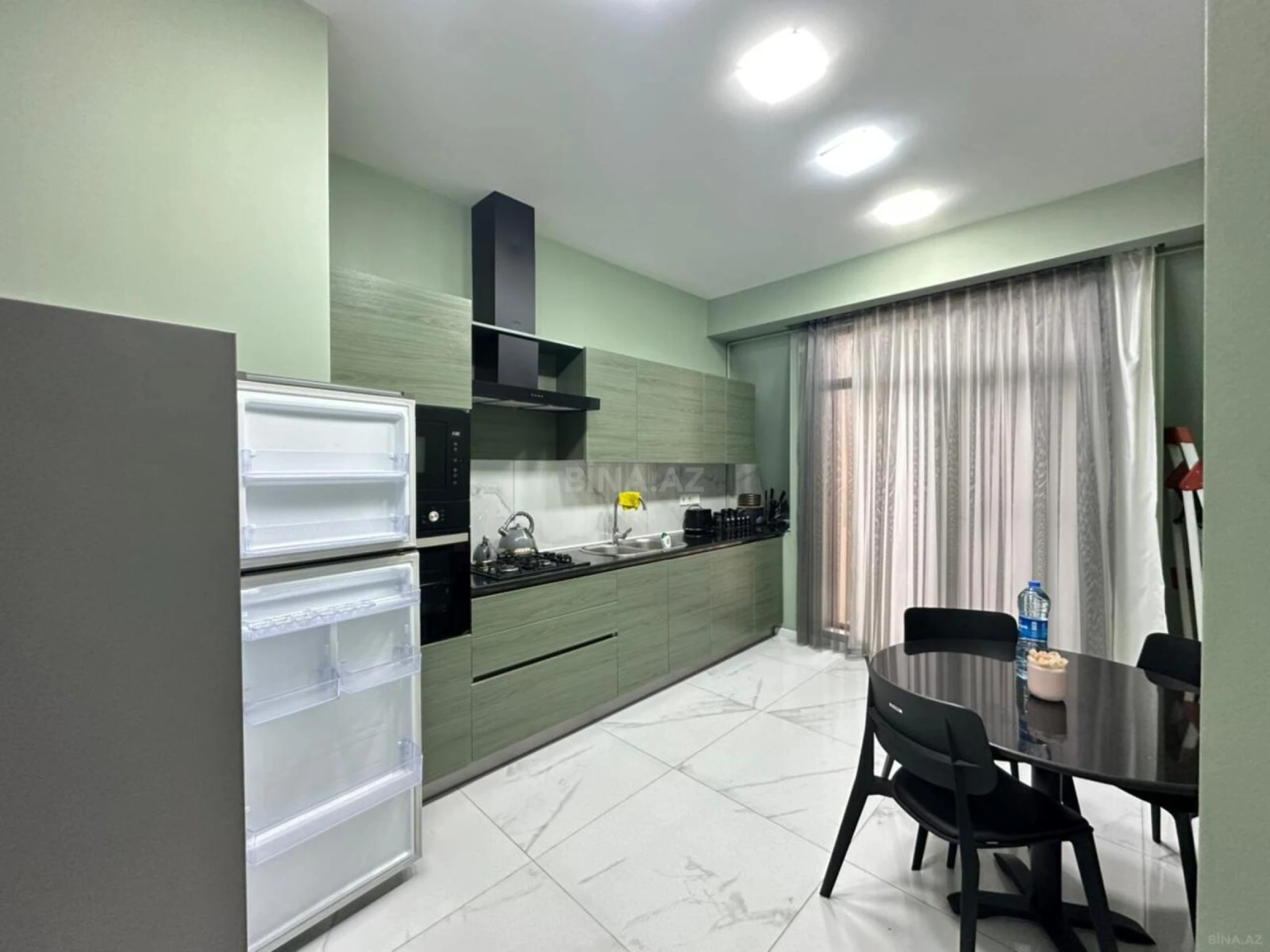 Kirayə verilir 2 otaqlı mənzil 100 m²