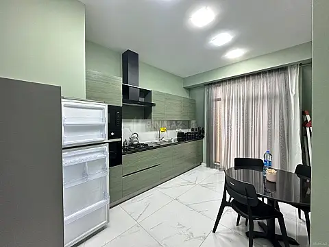Kirayə verilir 2 otaqlı mənzil 100 m²