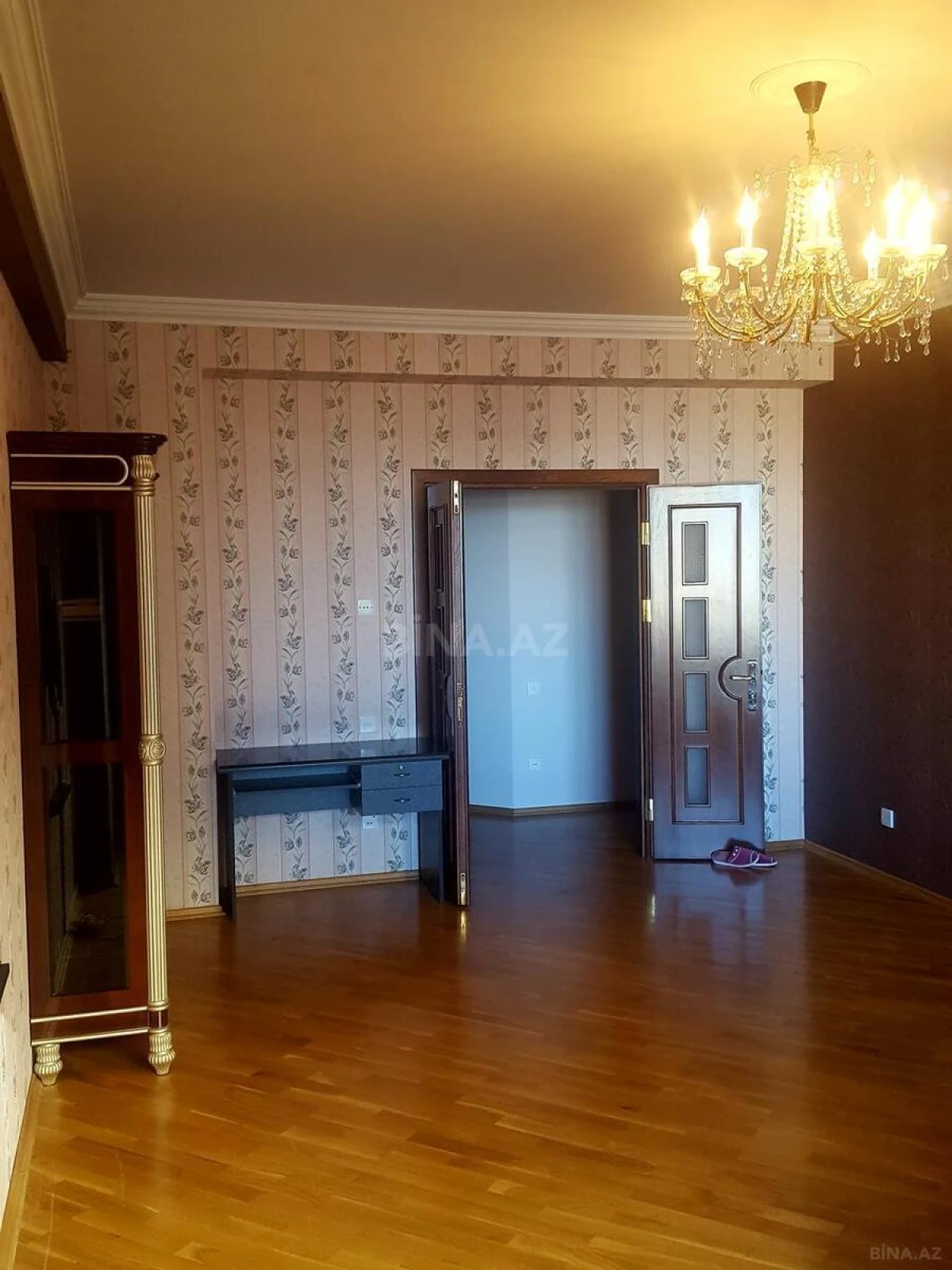 Kirayə verilir 2 otaqlı mənzil 92 m²