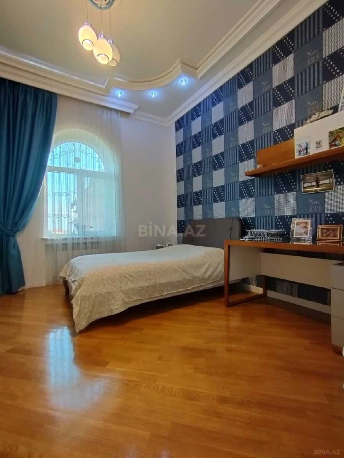 Satılır 6 otaqlı həyət evi 500 m²