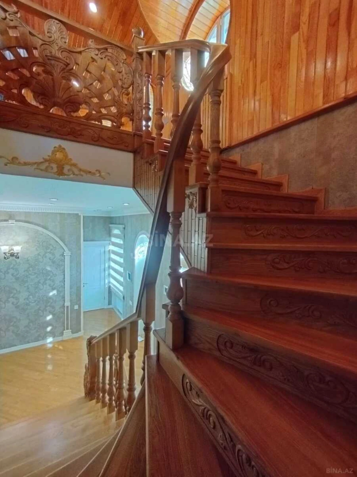 Satılır 6 otaqlı həyət evi 500 m²