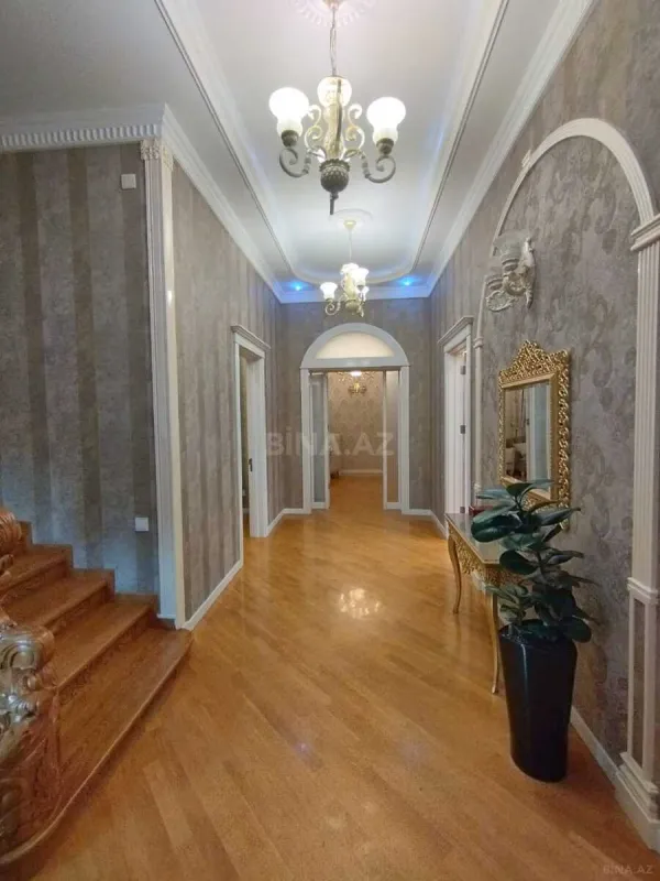 Satılır 6 otaqlı həyət evi 500 m²