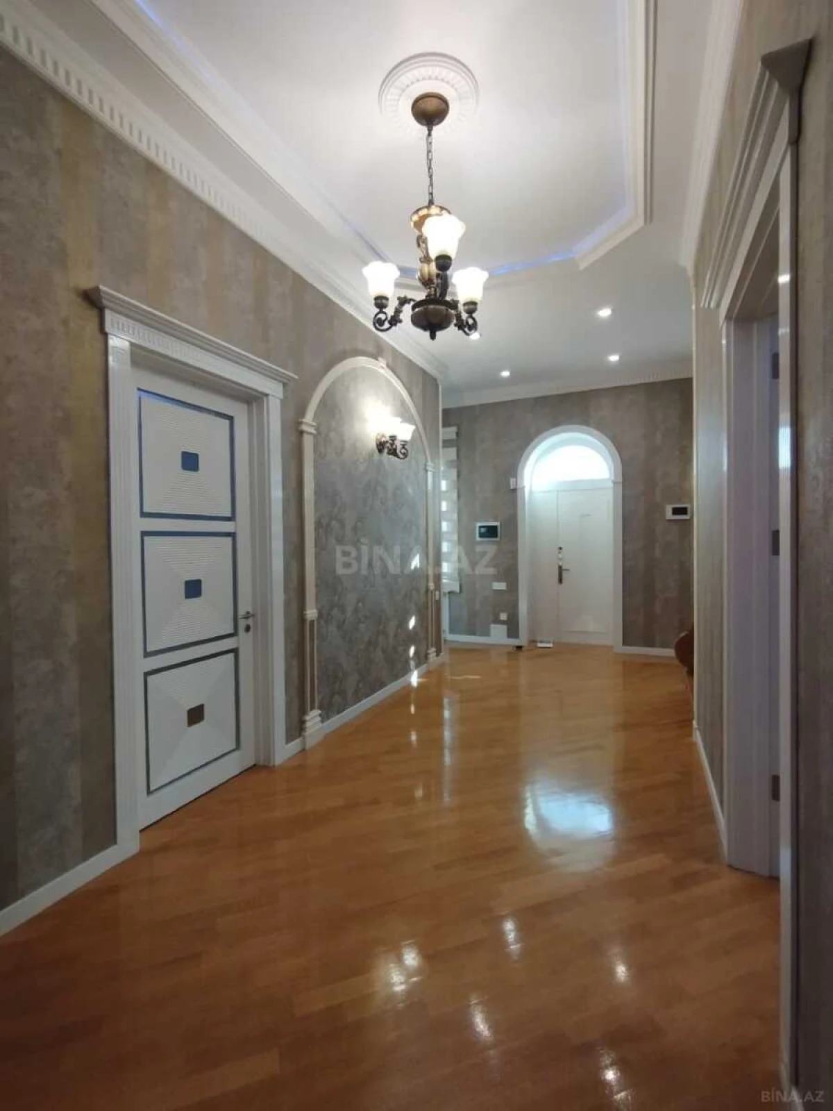 Satılır 6 otaqlı həyət evi 500 m²