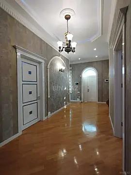Satılır 6 otaqlı həyət evi 500 m²