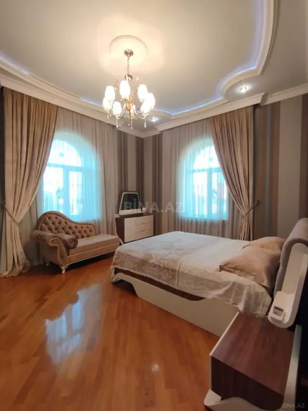 Satılır 6 otaqlı həyət evi 500 m²