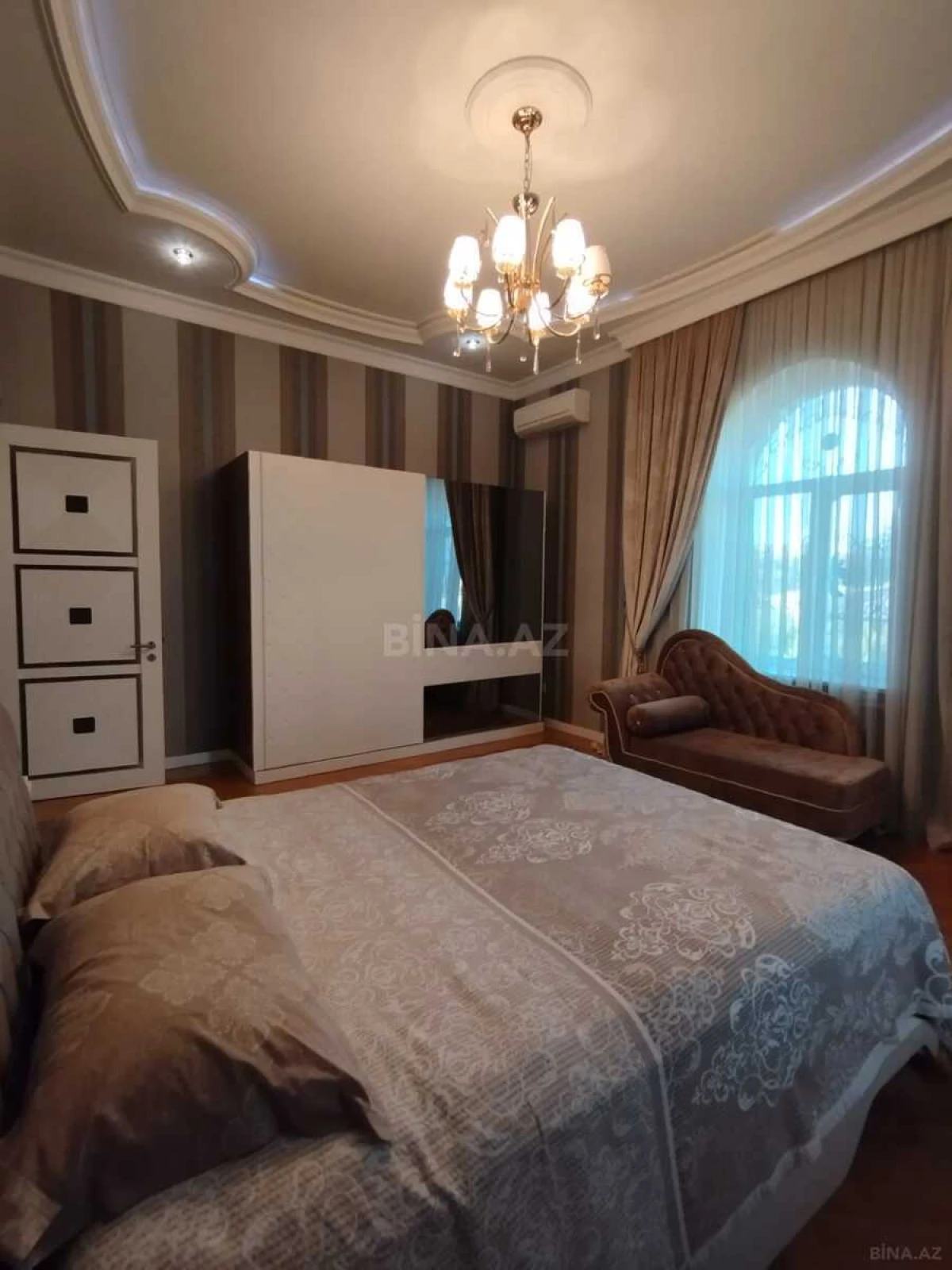 Satılır 6 otaqlı həyət evi 500 m²