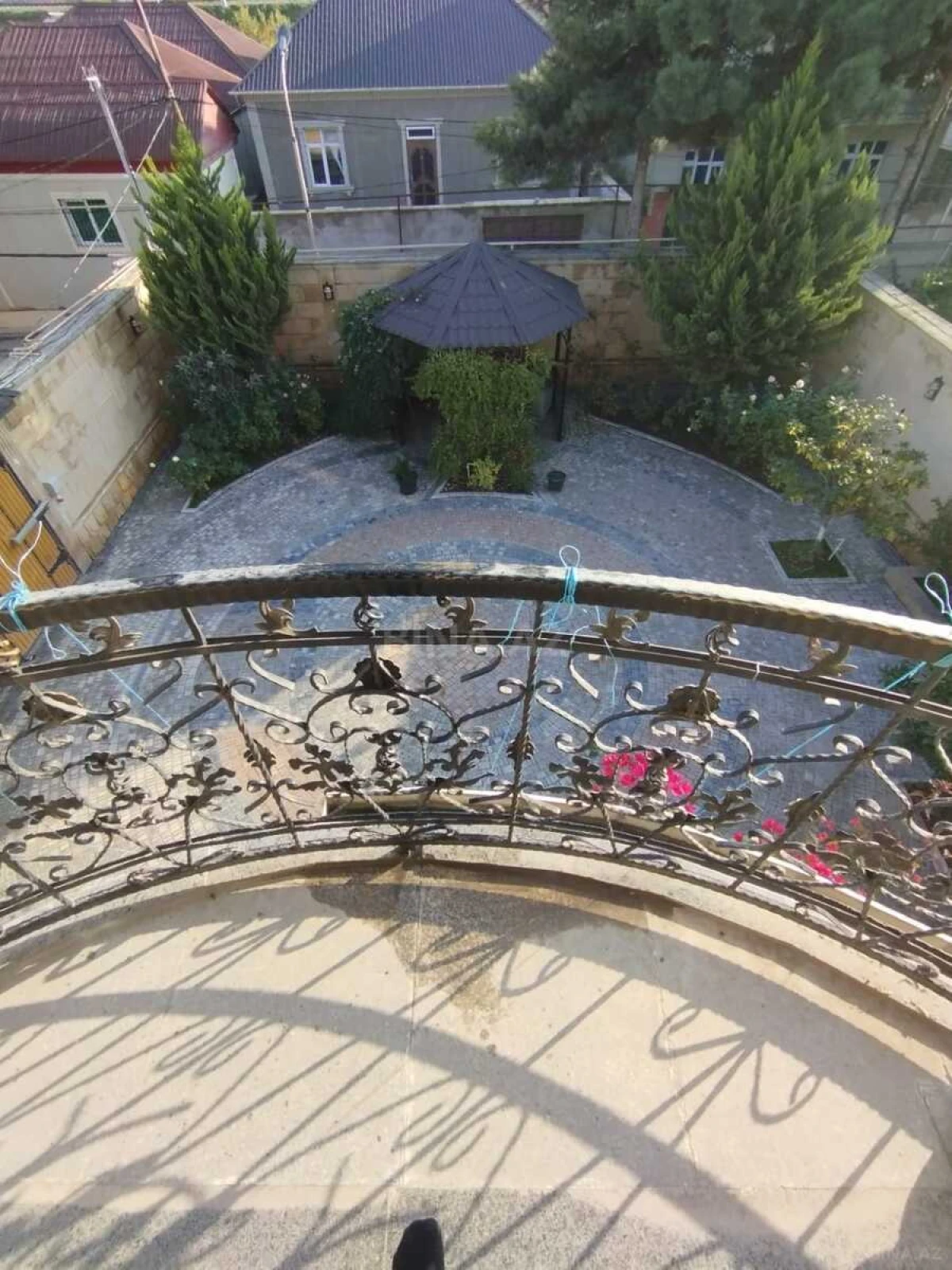 Satılır 6 otaqlı həyət evi 500 m²