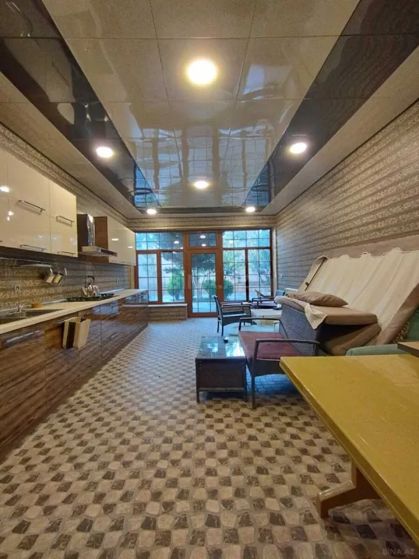 Satılır 6 otaqlı həyət evi 500 m²