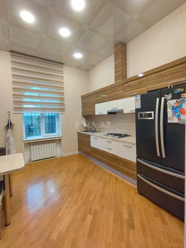 Satılır 6 otaqlı həyət evi 500 m²
