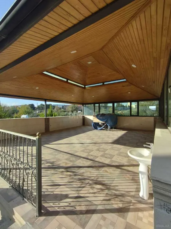 Satılır 6 otaqlı həyət evi 500 m²