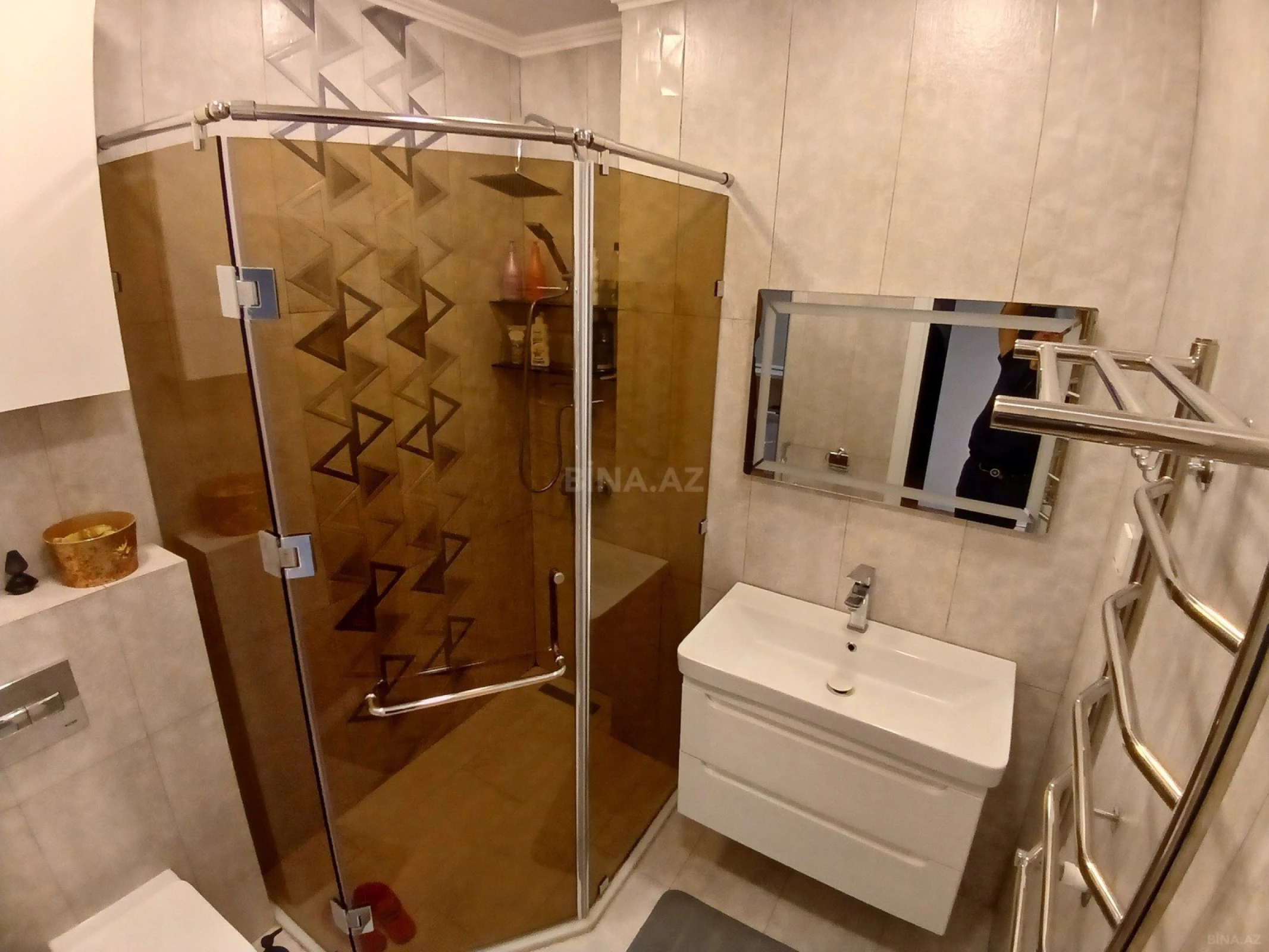 Satılır 3 otaqlı mənzil 114 m²