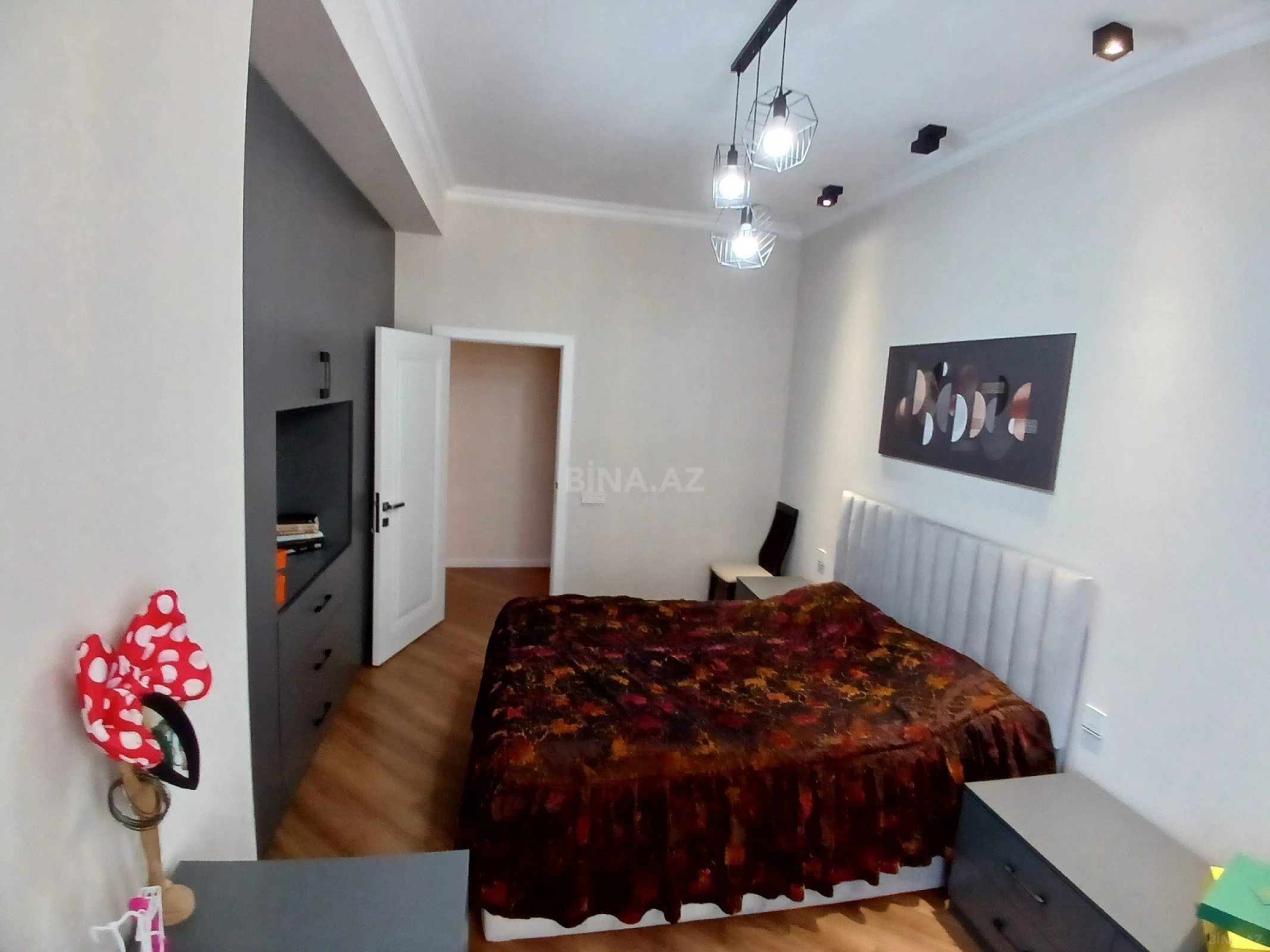 Satılır 3 otaqlı mənzil 114 m²