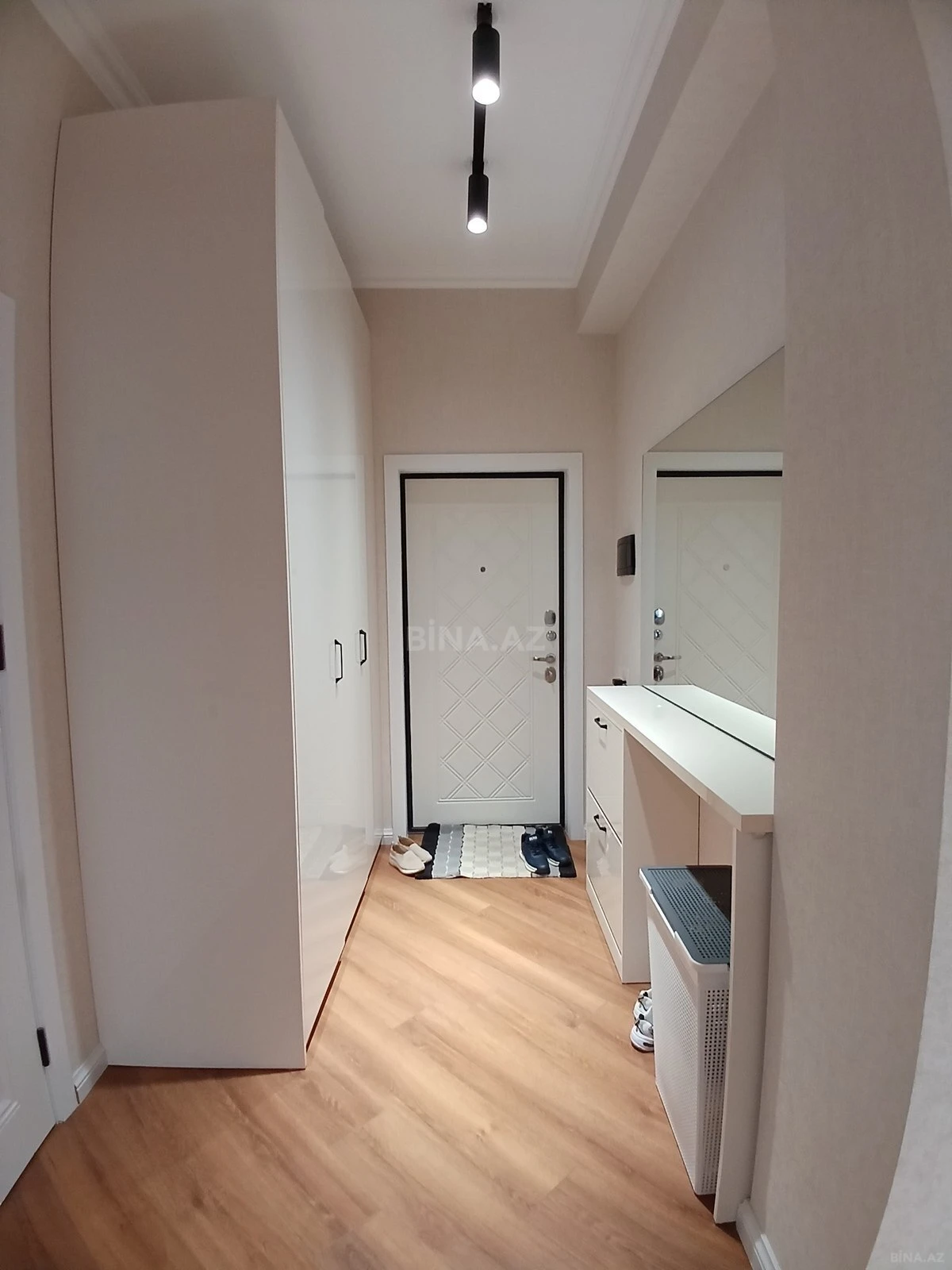 Satılır 3 otaqlı mənzil 114 m²