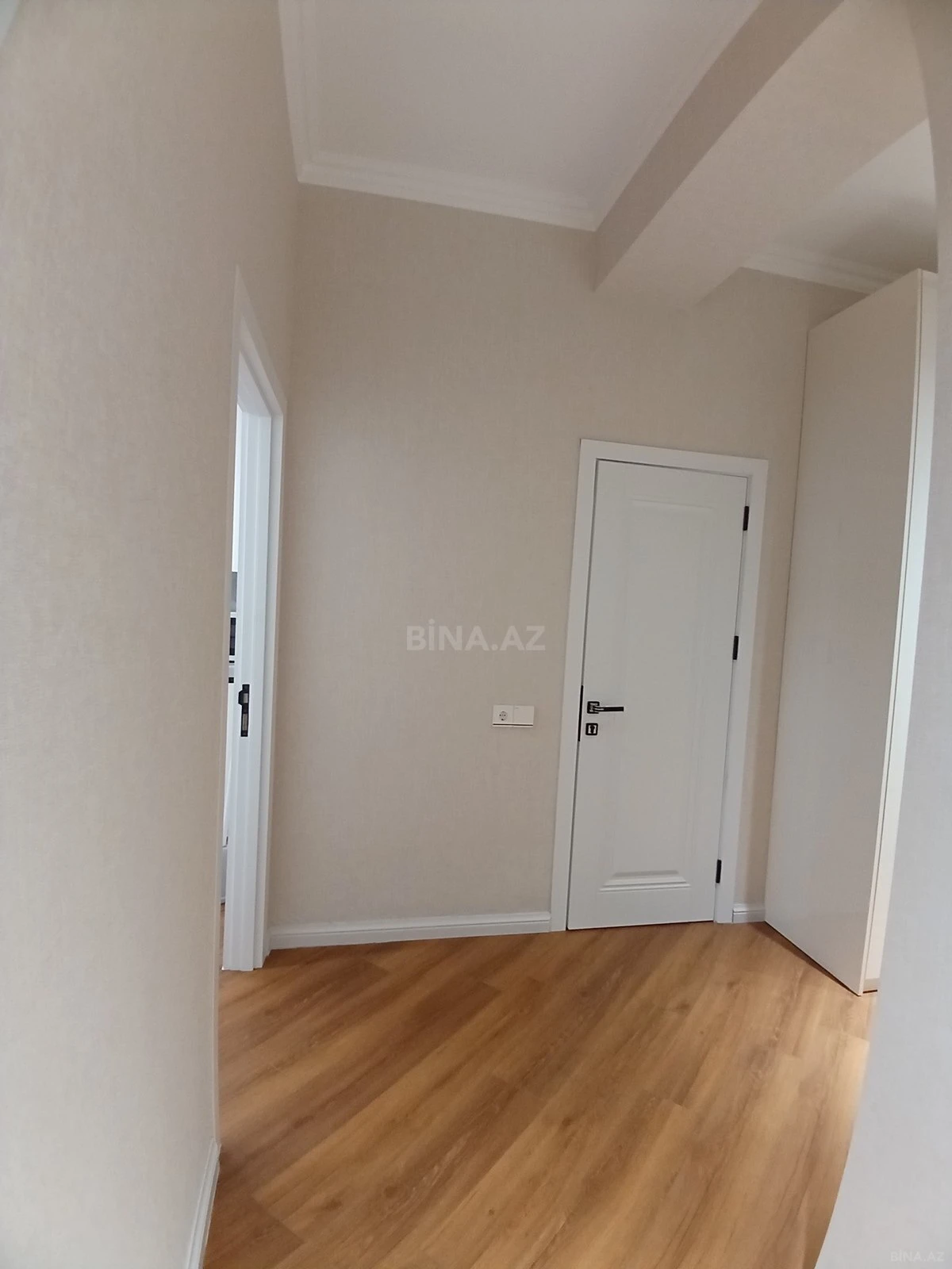 Satılır 3 otaqlı mənzil 114 m²