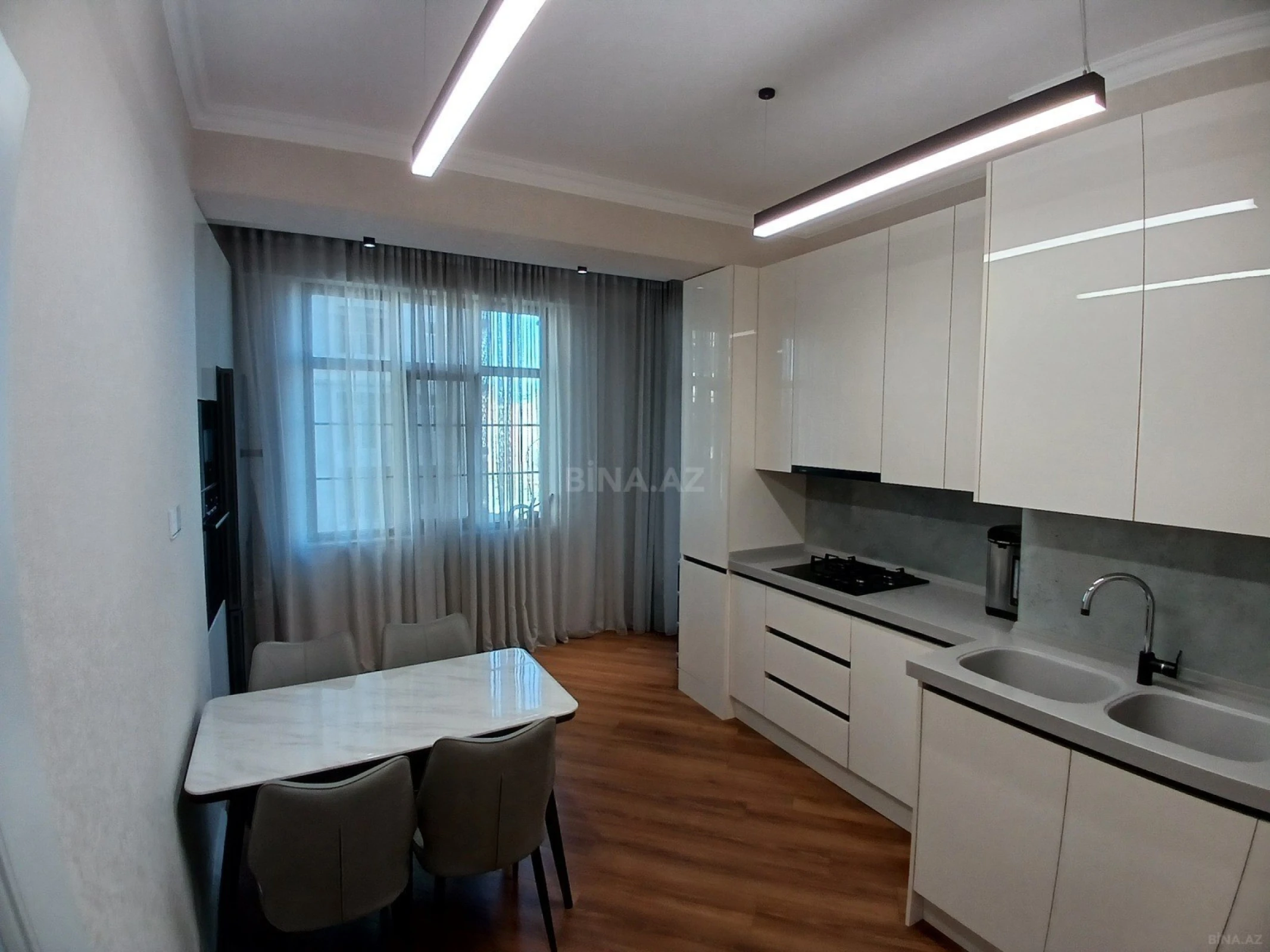 Satılır 3 otaqlı mənzil 114 m²