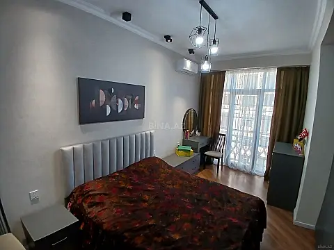 Satılır 3 otaqlı mənzil 114 m²