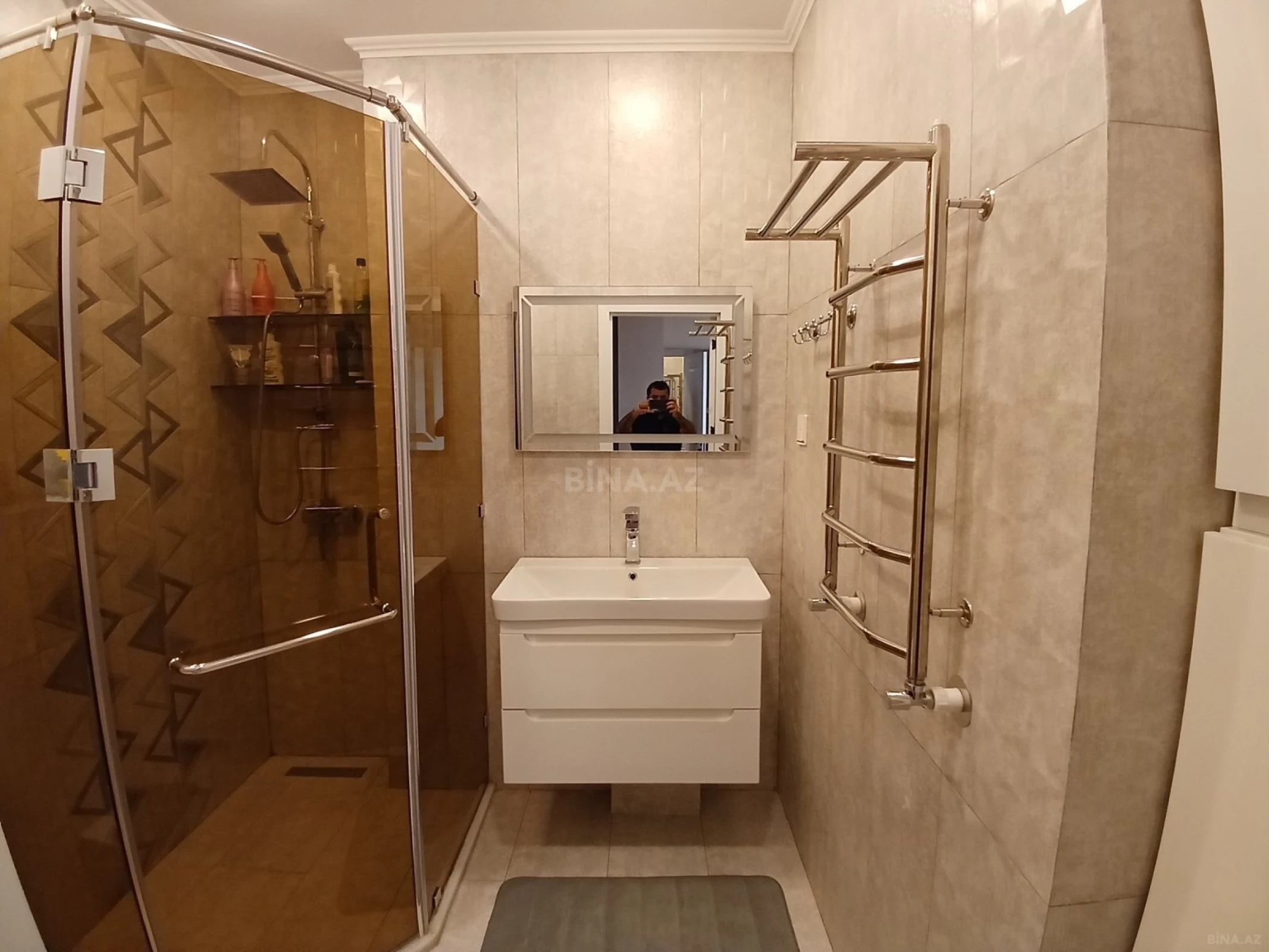 Satılır 3 otaqlı mənzil 114 m²