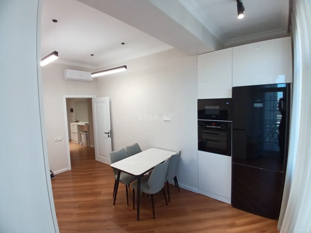 Satılır 3 otaqlı mənzil 114 m²