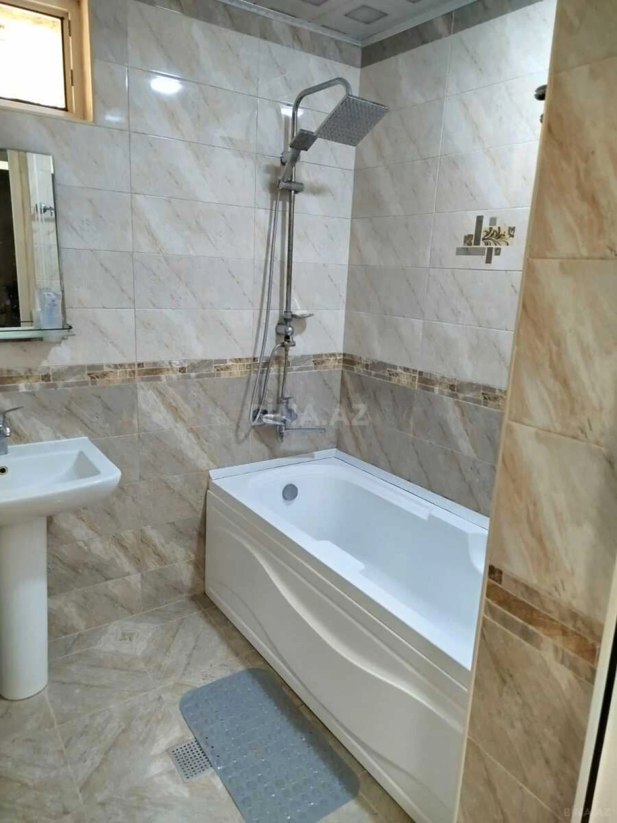 Satılır 5 otaqlı həyət evi 115 m²