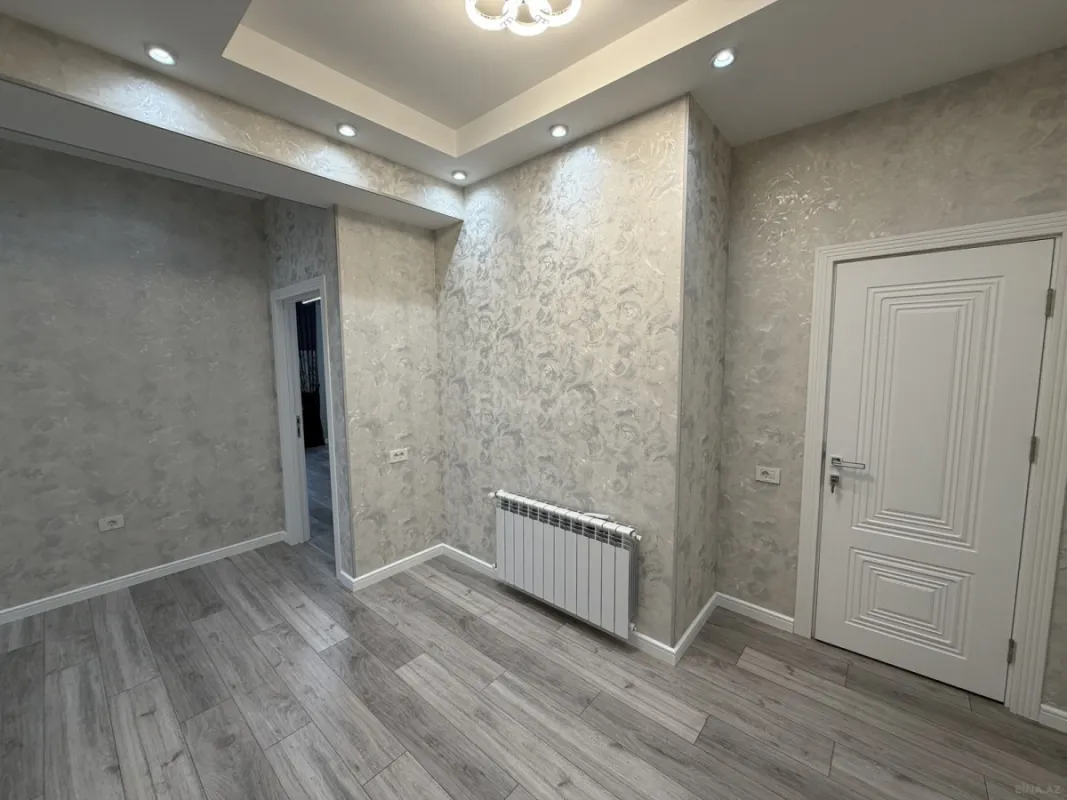 Satılır 3 otaqlı mənzil 135 m²
