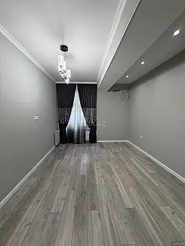 Satılır 3 otaqlı mənzil 135 m²